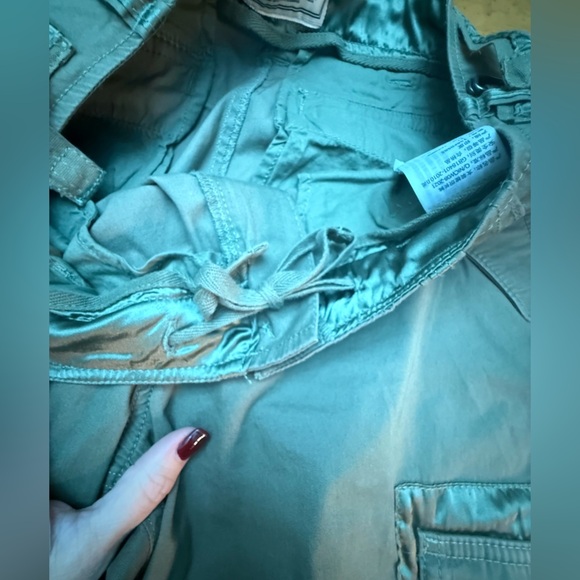 Abercrombie & Fitch Olive Wide Leg Cargo Pants 31 12 - Picture 6 of 9